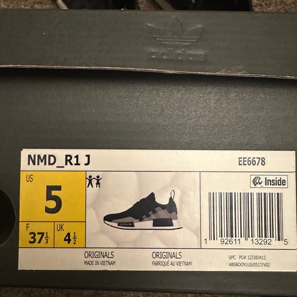 Adidas NMD r1 size 5men/6.5 women - Picture 4 of 6